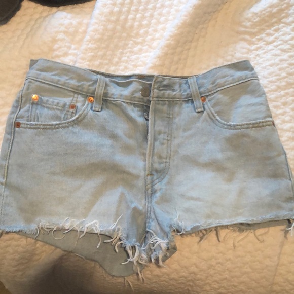 Levi’s High-Waisted Denim Short - Picture 2 of 2